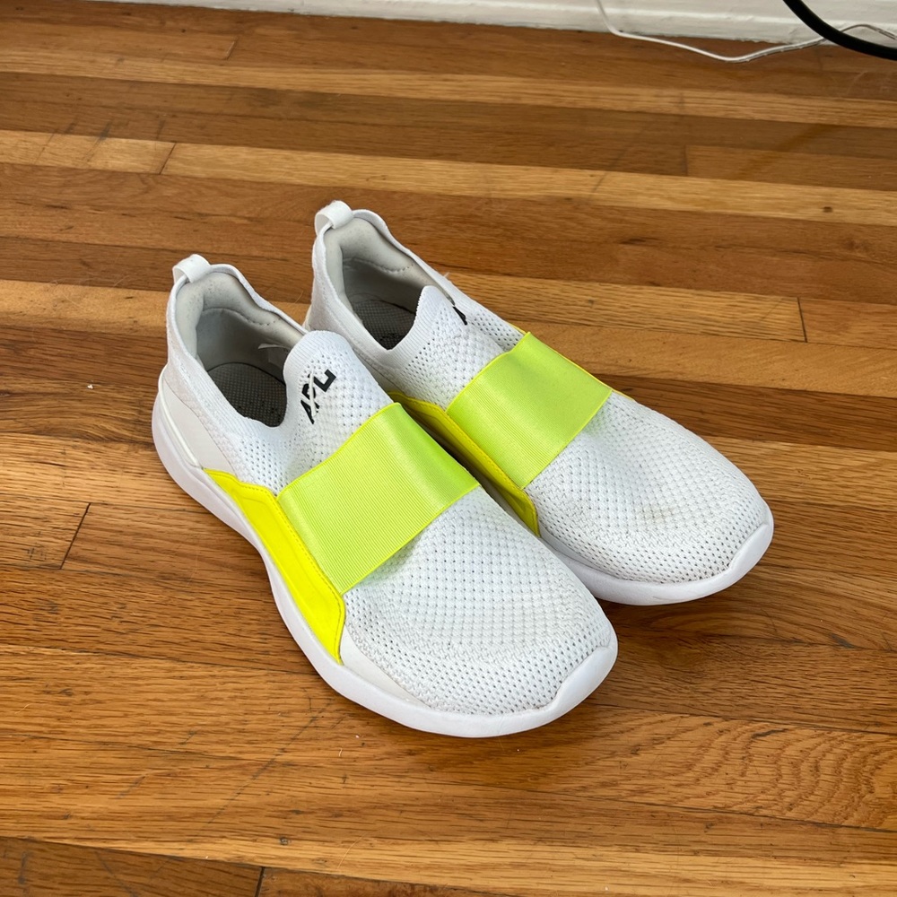 APL tennis shoes size 8
